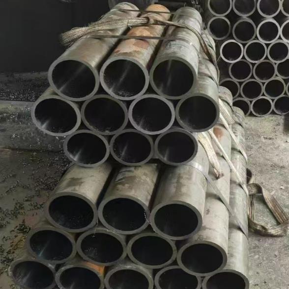 不銹鋼絎磨管型號(hào)齊全